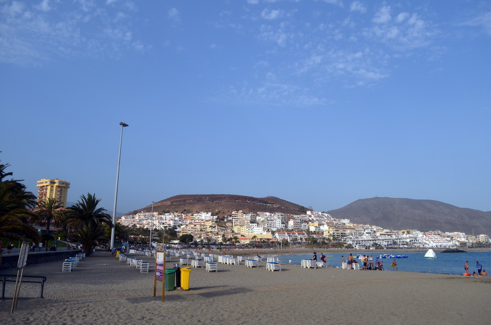 Sunny beach-front  house 